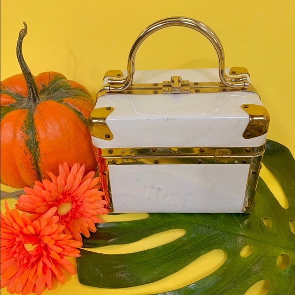 Vintage Handbags - Vintage DeLill 1950s white box purse train bag